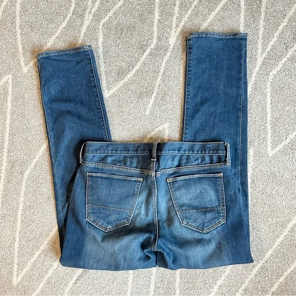 Banana Republic Medium Wash Traveler Jeans Size 31 x 32 Slim Fit - Picture 2 of 6